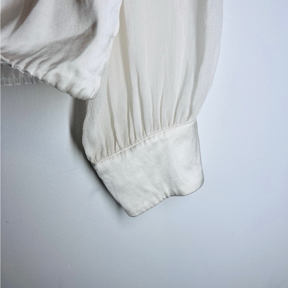 Alice + Olivia V Neck White Sheer Silk  Cropped Blouse Shirt medium - Picture 7 of 12